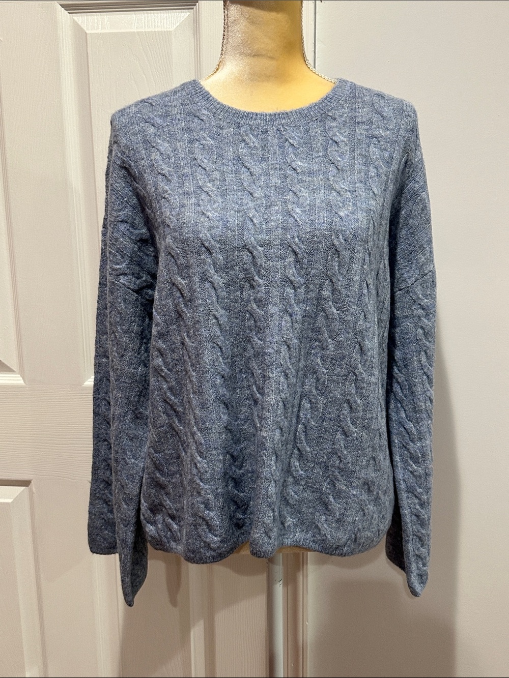 Heathered Wide Sleeve Cable Sweater Size M - Picture 2 of 8